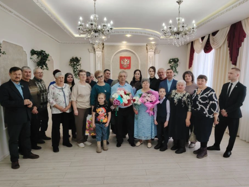 Любовью согретые сердца: Семья из Читы отметила юбилей семейной жизни